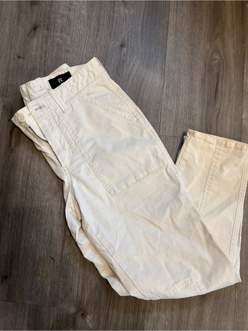 Banana Republic Women's Straight Leg Pants in Off-White